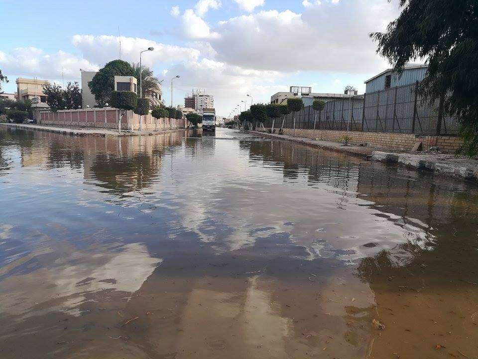 انفجار ماسورة مياه ببورفؤاد (3)