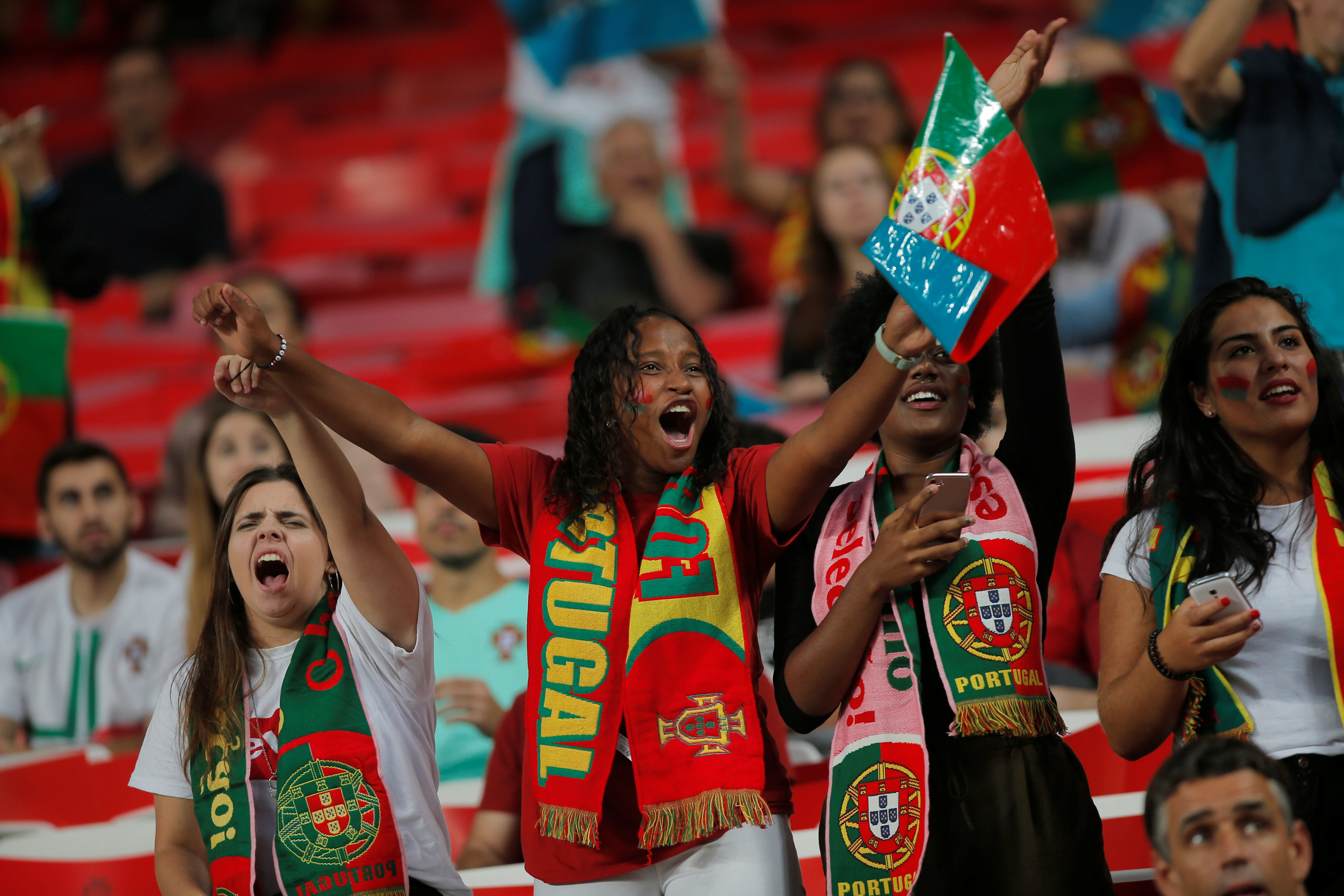 مشجعات البرتغال