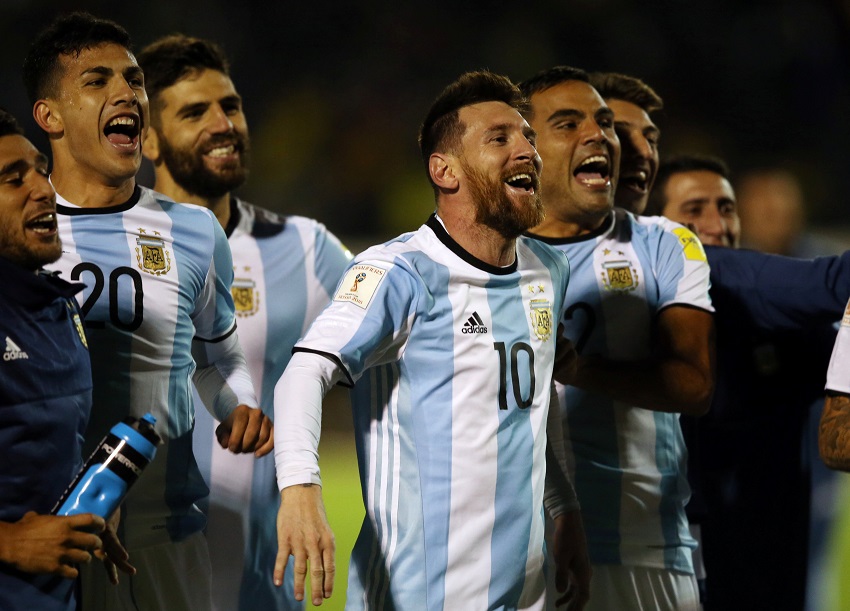 فرحة ميسي ونجوم الأرجنتين بالتأهل لكأس العالم  (1)