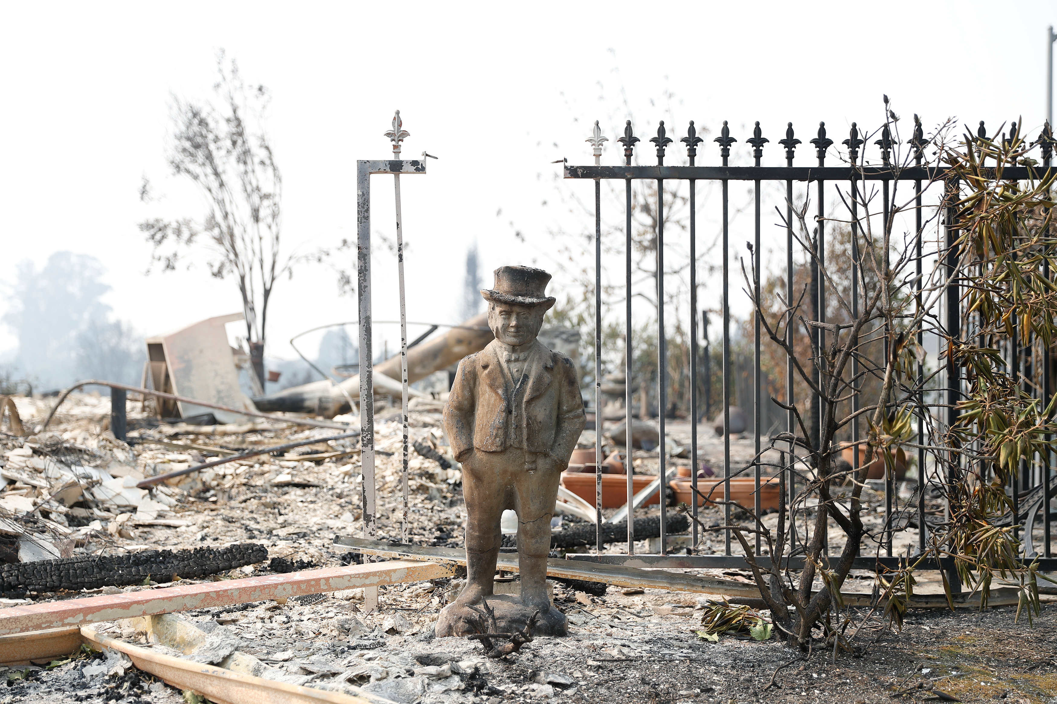 الحرائق تدمر  منزلا فى كاليفورنيا