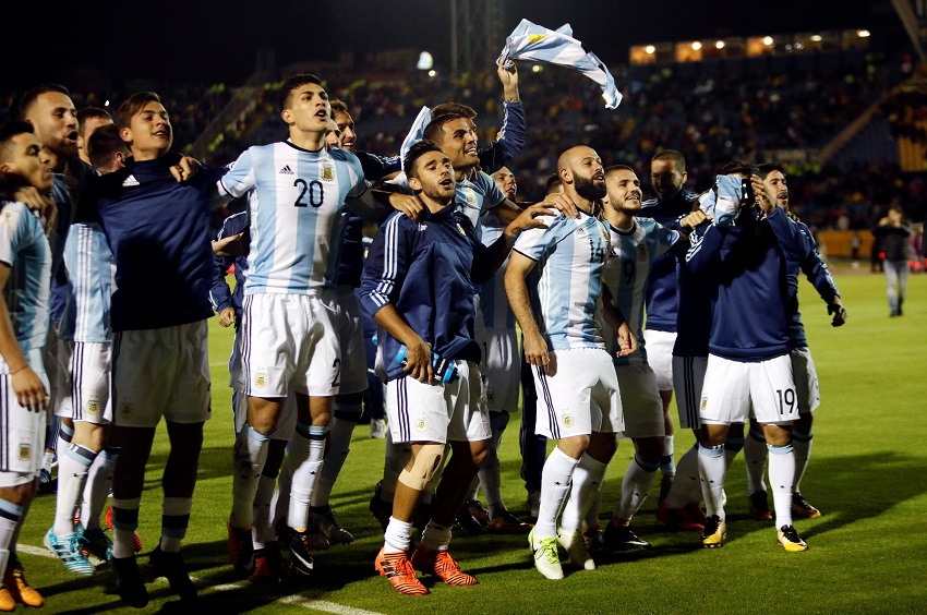 فرحة ميسي ونجوم الأرجنتين بالتأهل لكأس العالم  (4)