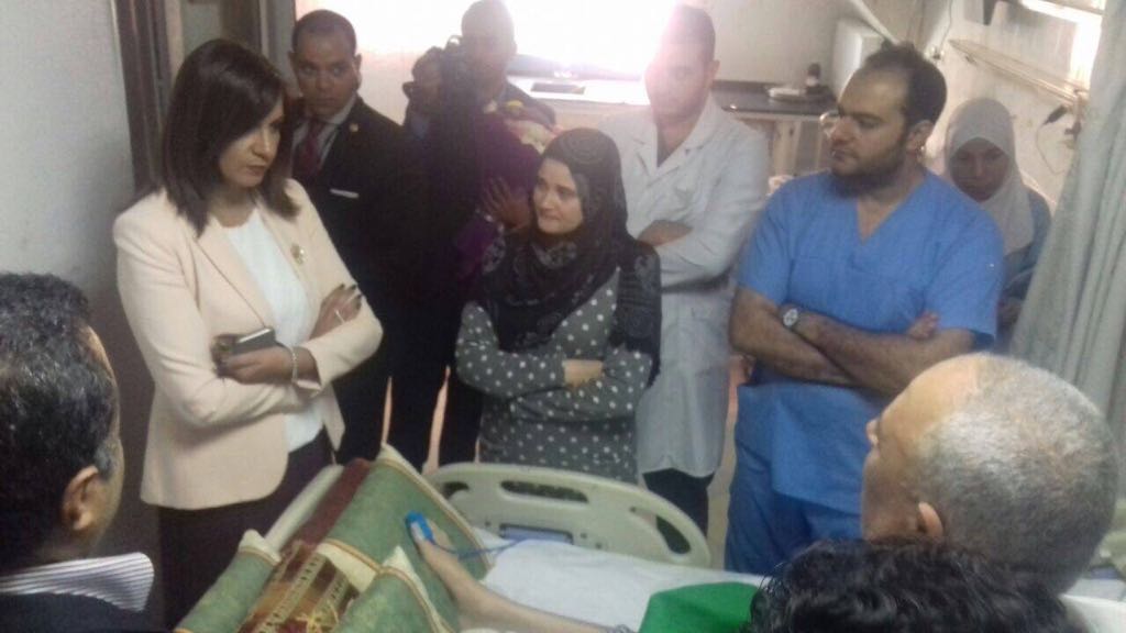 نقل طالبة مريضة من السعودية إلى القاهرة (4)