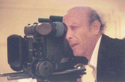 المخرج الراحل محمد راضي اثناء تصوير احد افلامه