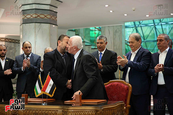توقيع اتفاقية المصالحة بين فتح وحماس (15)