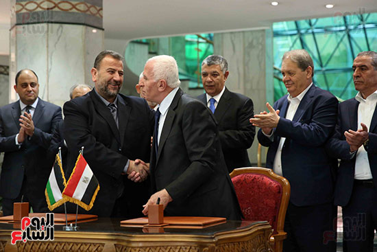 توقيع اتفاقية المصالحة بين فتح وحماس (14)