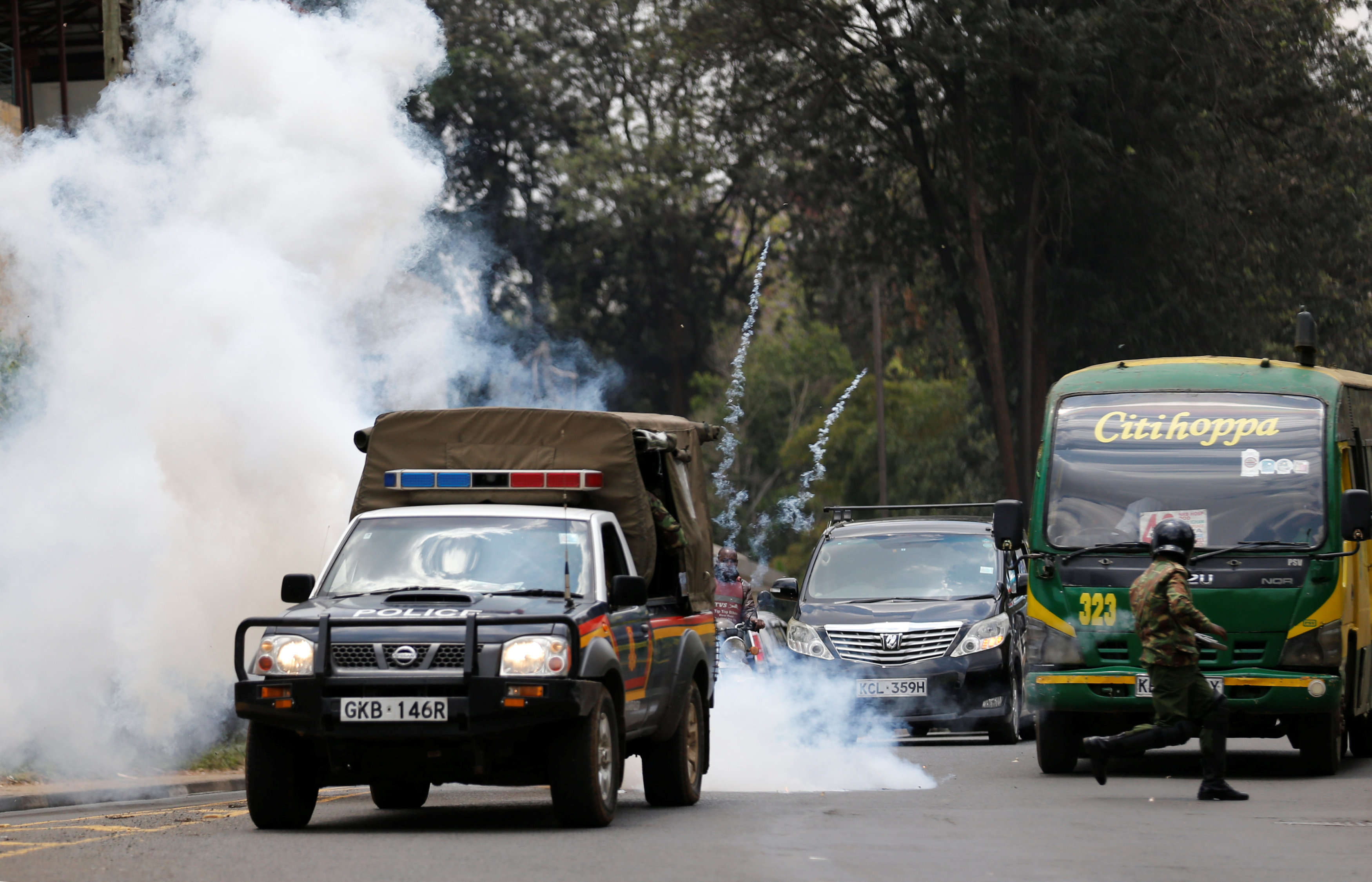 الشرطة الكينية تستخدم الغاز المسيل للدموع لتفريق متظاهرين