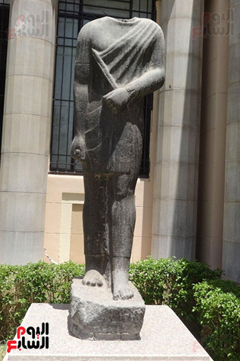 4--تمثال-البازلت-من-العصر-البلطمى