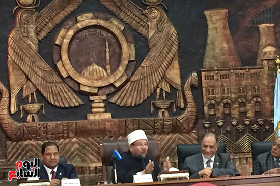 اجتماع-وزير-الاوقاف-مع-الائمة-بديوان-عام-المحافظة-(2)