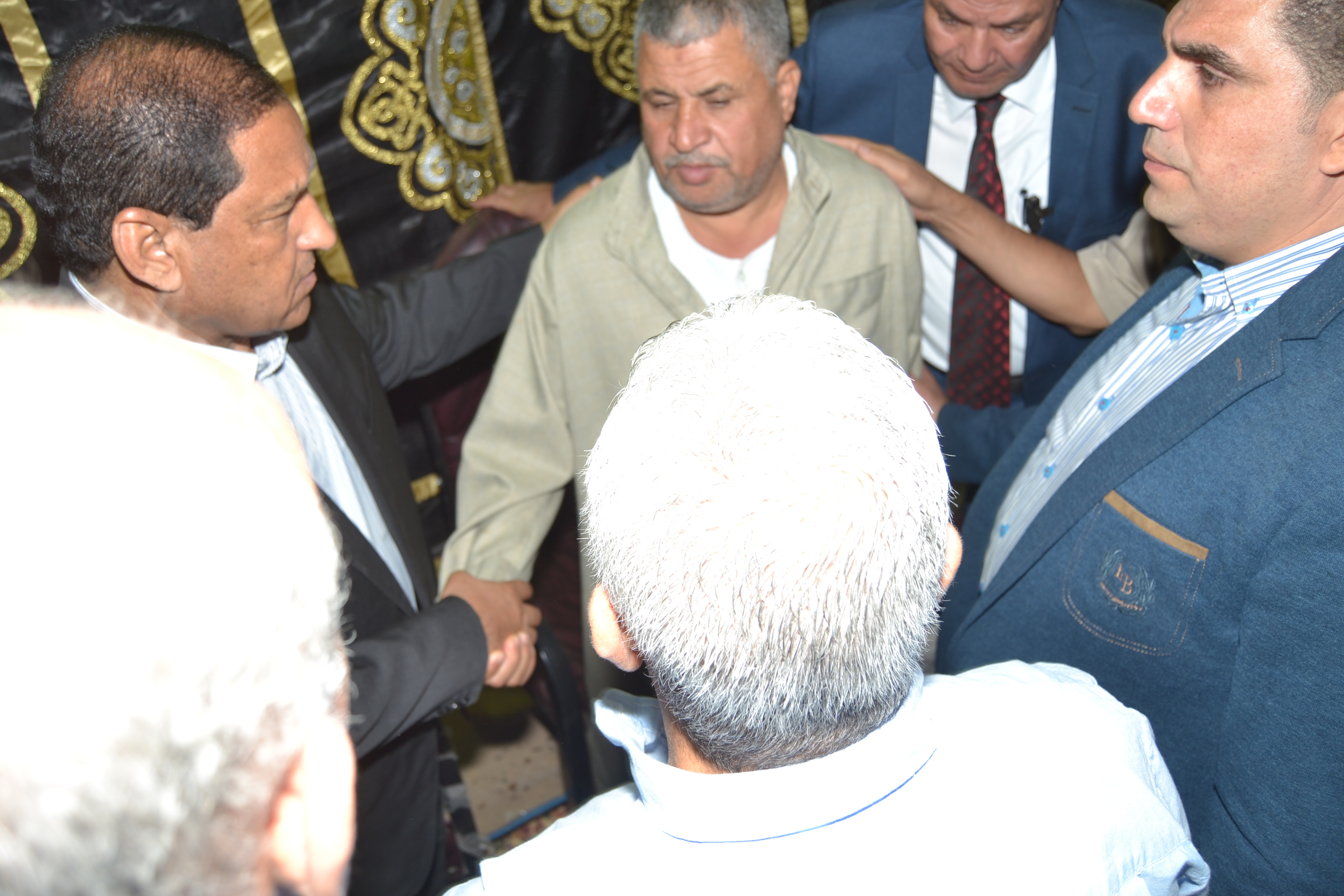 محافظ الغربية يقدم واجب العزاء لأسرة أحمد مسعد شهيد شمال سيناء (6)