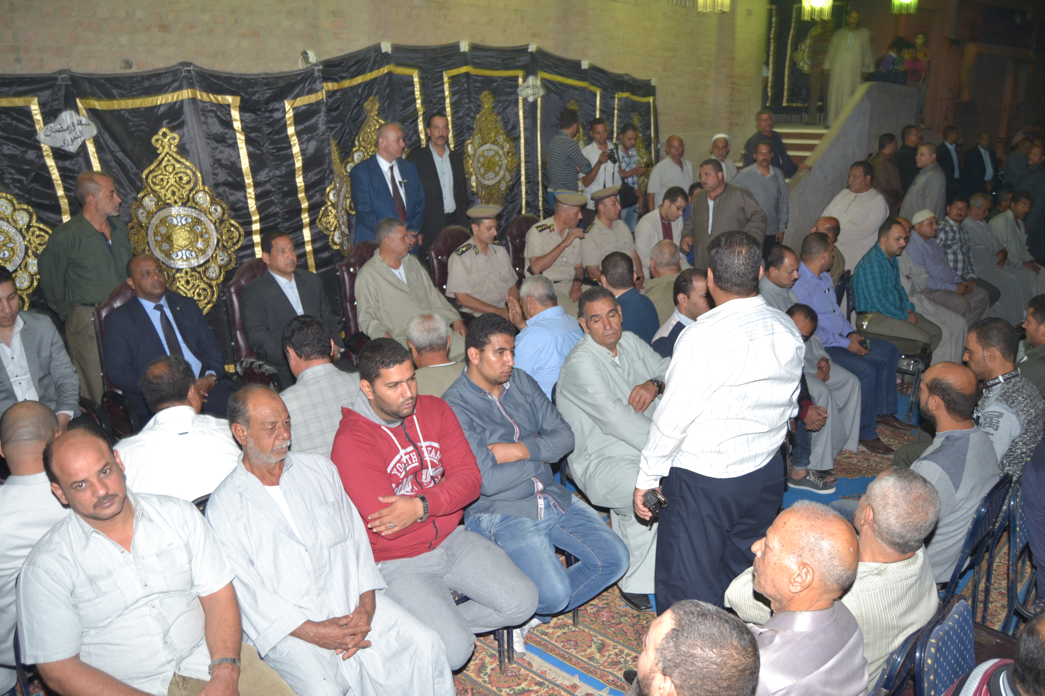 محافظ الغربية يقدم واجب العزاء لأسرة أحمد مسعد شهيد شمال سيناء (4)