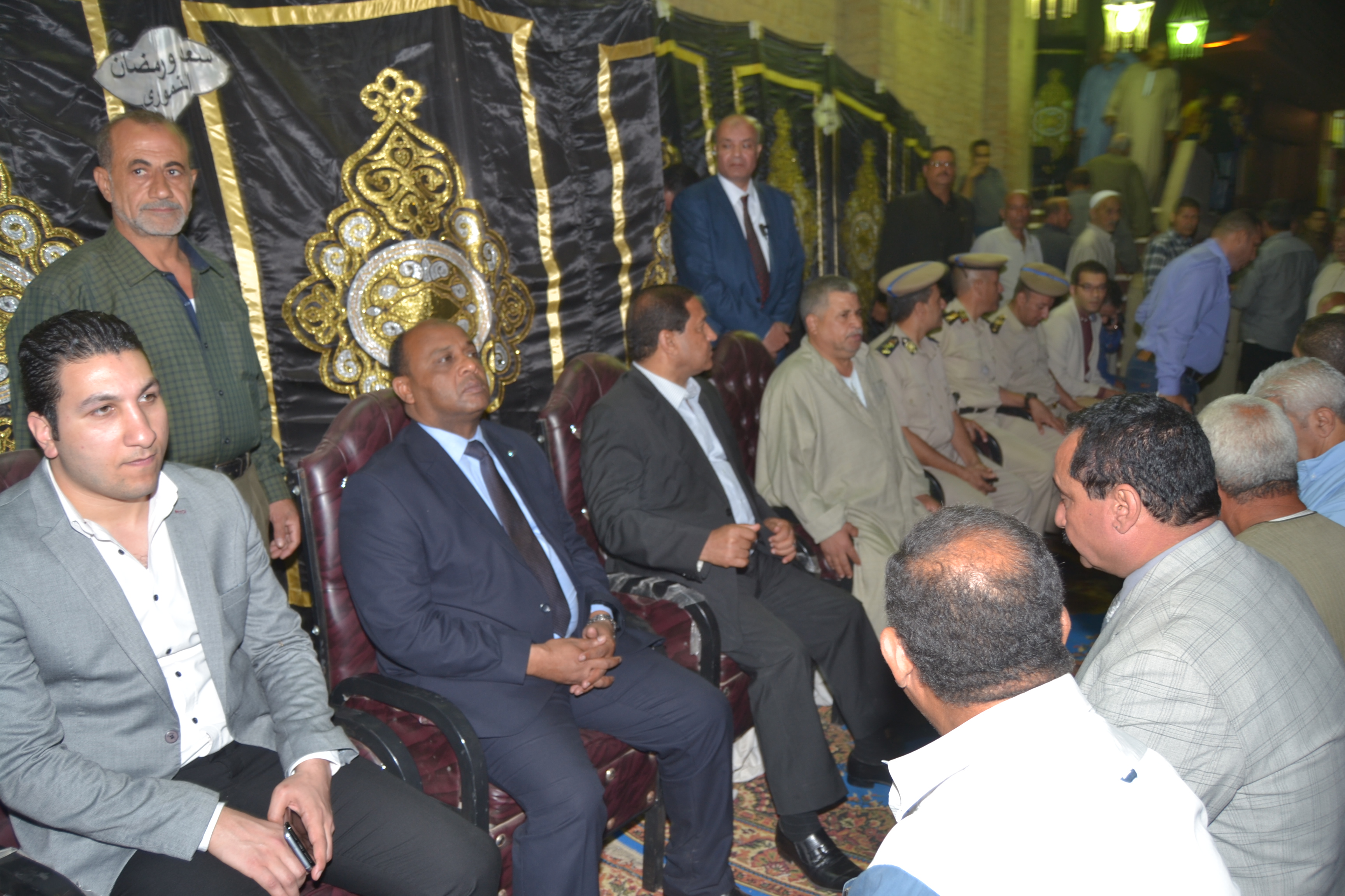 محافظ الغربية يقدم واجب العزاء لأسرة أحمد مسعد شهيد شمال سيناء (2)