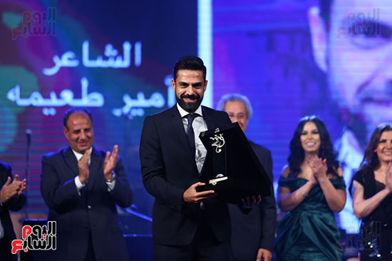 افتتاح مهرجان الاسكندرية للأغنية وتكريم نجوم الفن  (11)
