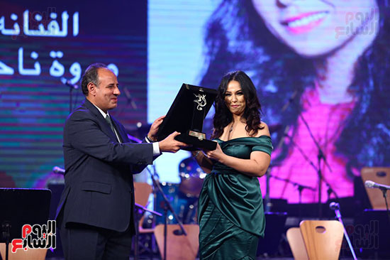 افتتاح مهرجان الاسكندرية للأغنية وتكريم نجوم الفن  (21)
