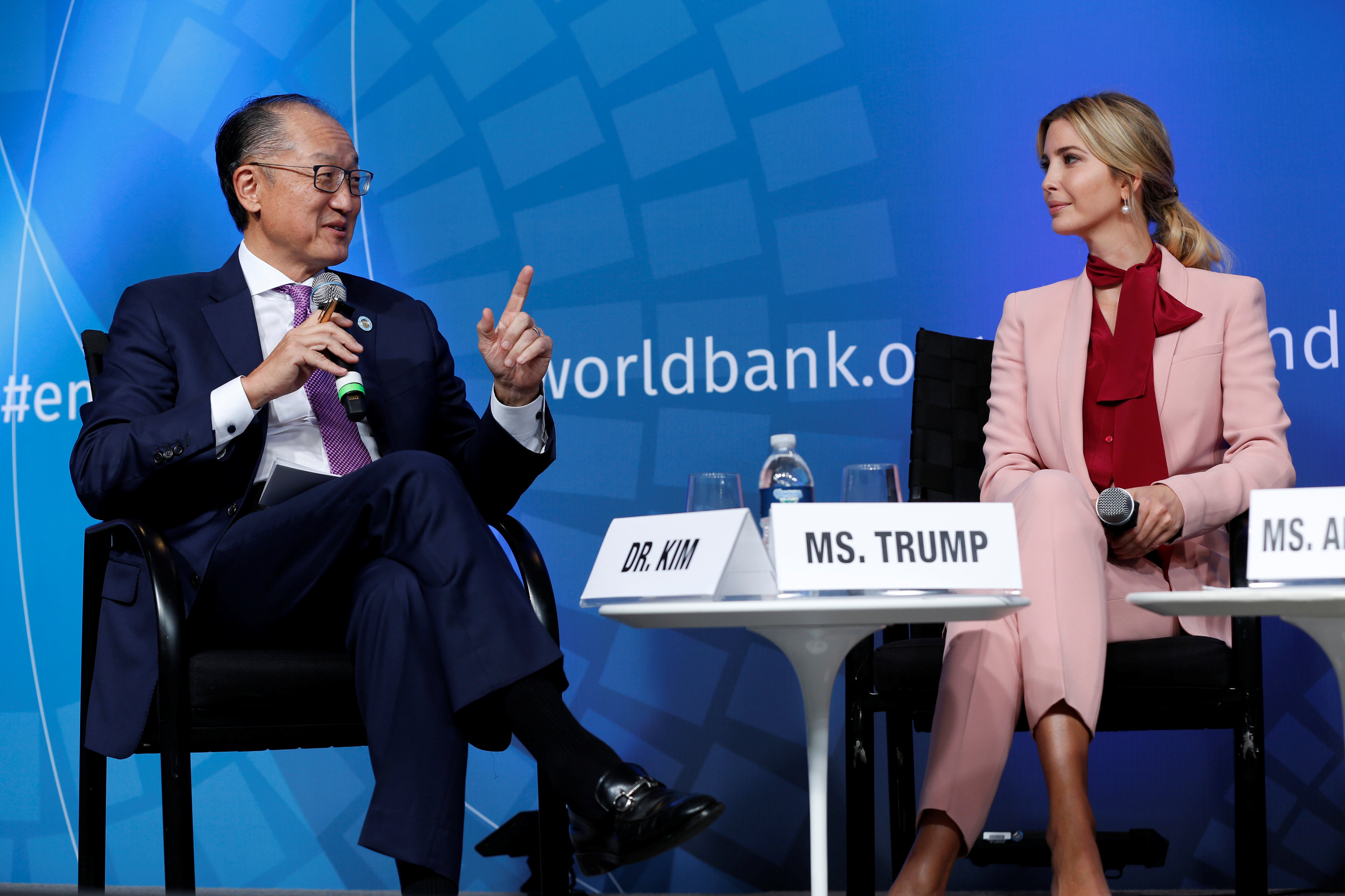 رئيس البنك الدولي جيم يونغ كيم وإيفانكا ترامب