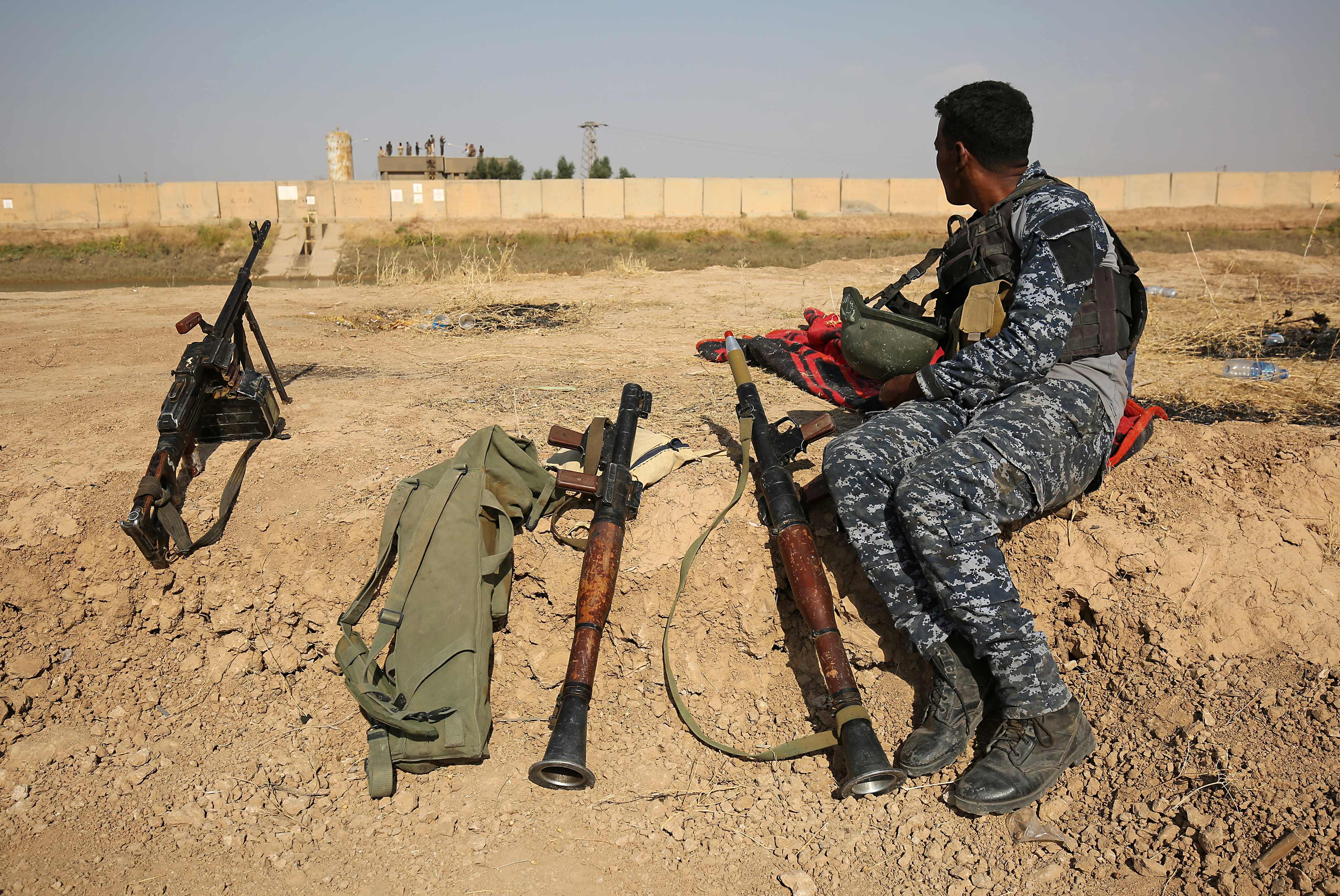 أحد أفراد الجيش العراقى ينتشر فى كركوك