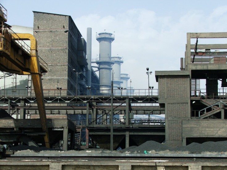 عدد من مصانع الشركة