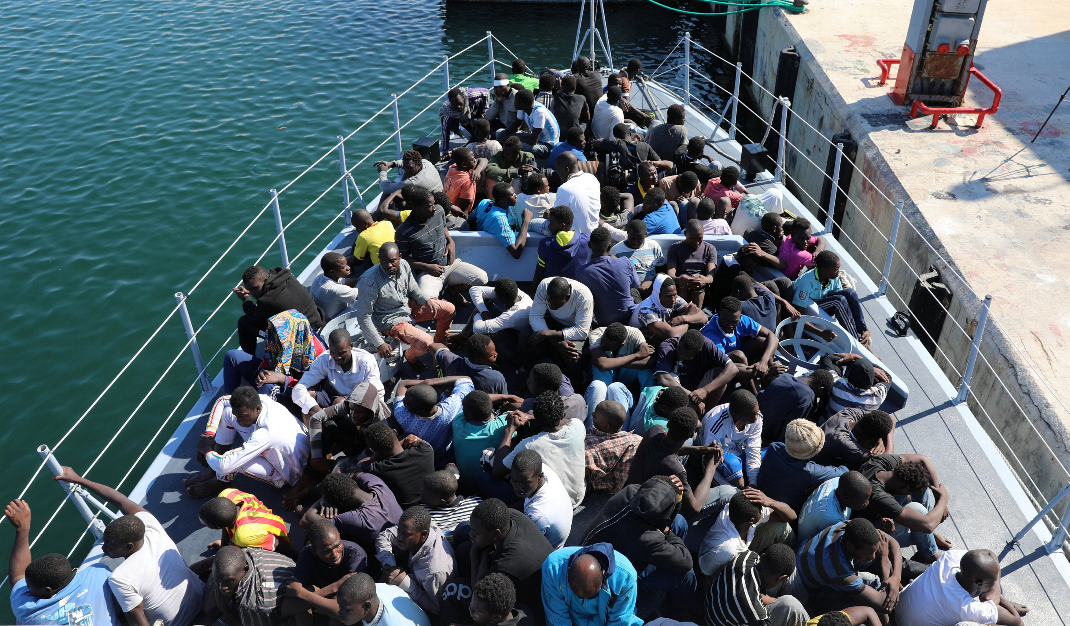 إنقاذ مهاجرين قبالة سواحل ليبيا