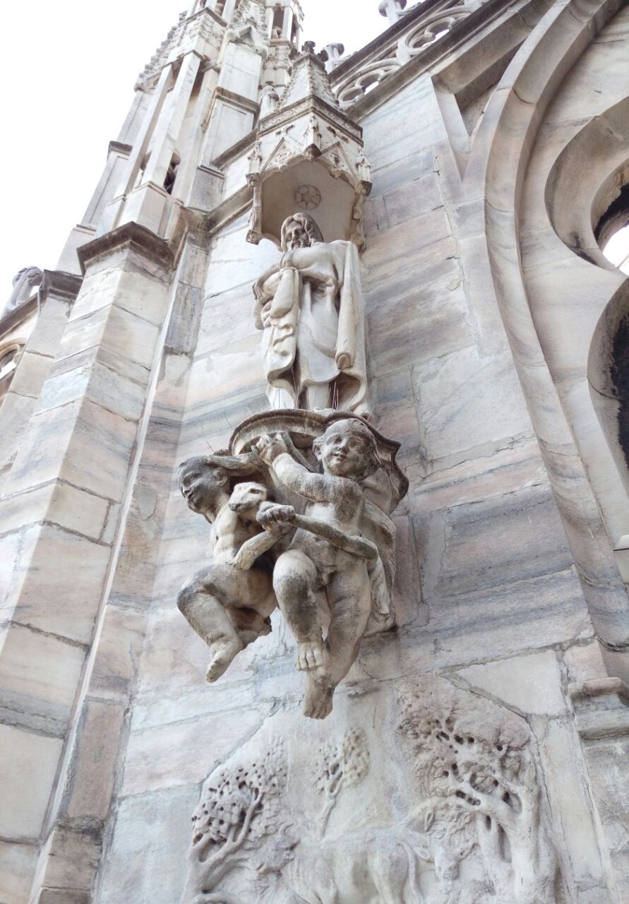 تماثيل كنيسة الدومو