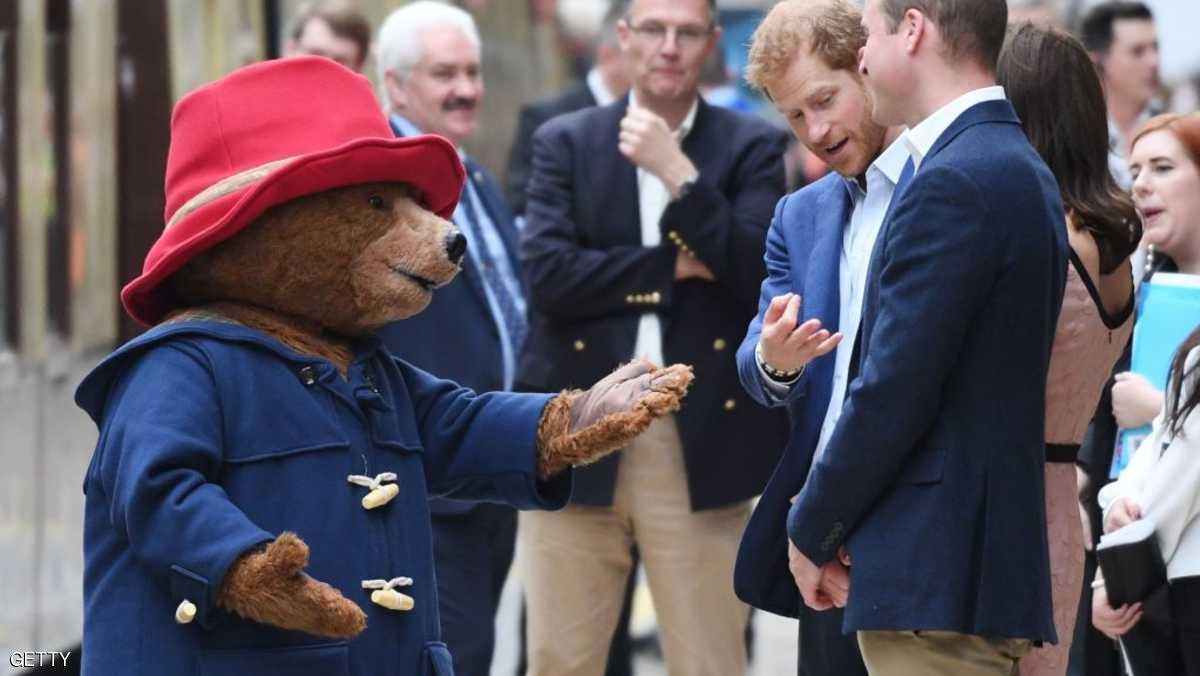 الدب بادنجتون يطلب من دوقة كامبريدج مشاركته الرقص
