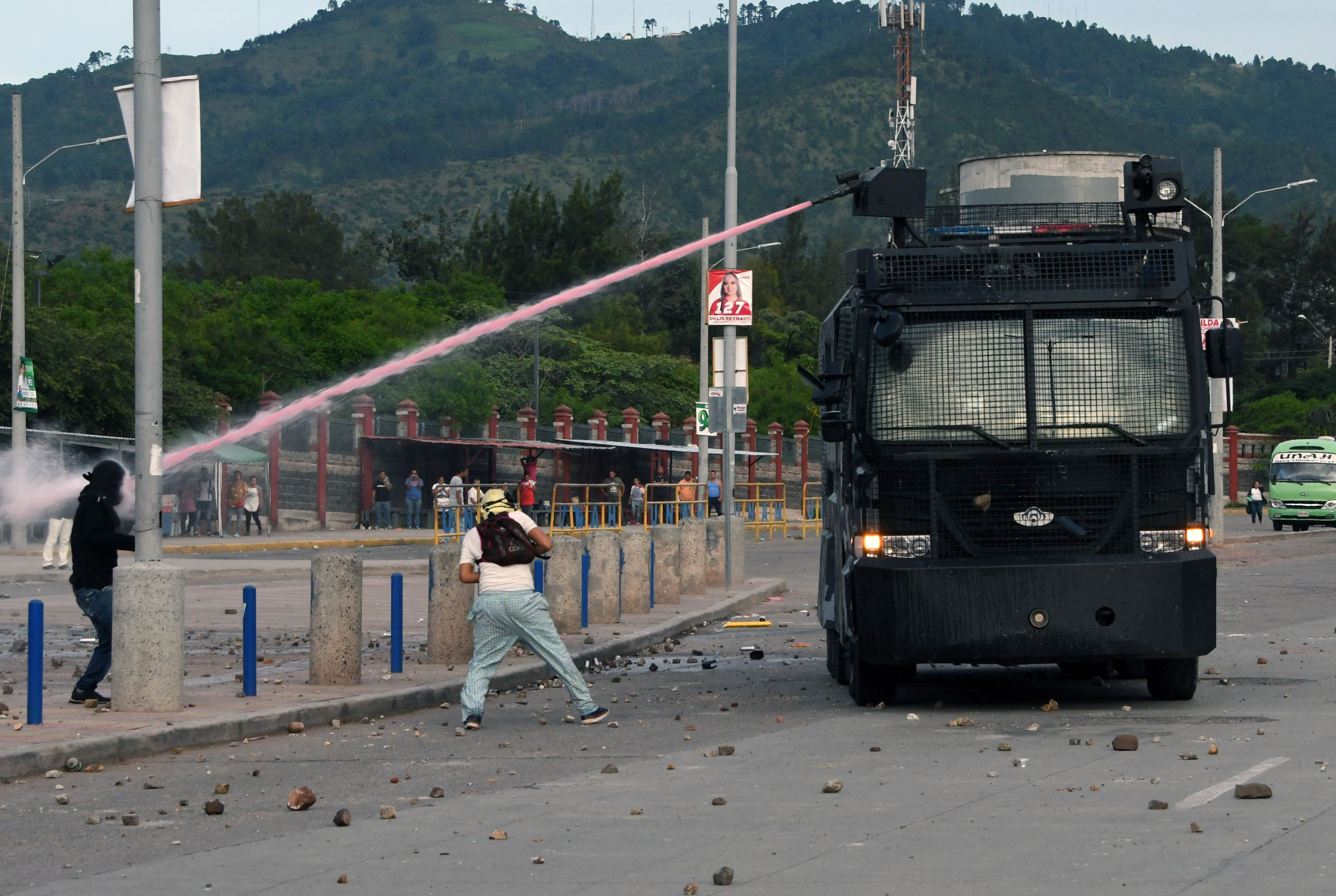 شرطة هندوراس خلال الاشتباكات