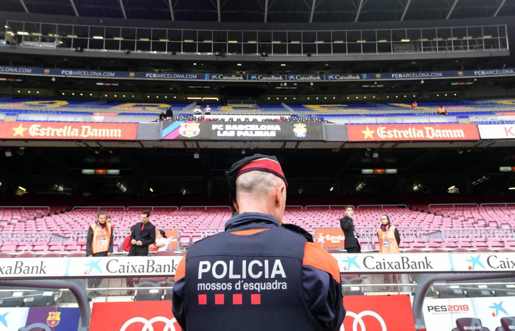 الأمن داخل ملعب برشلونة