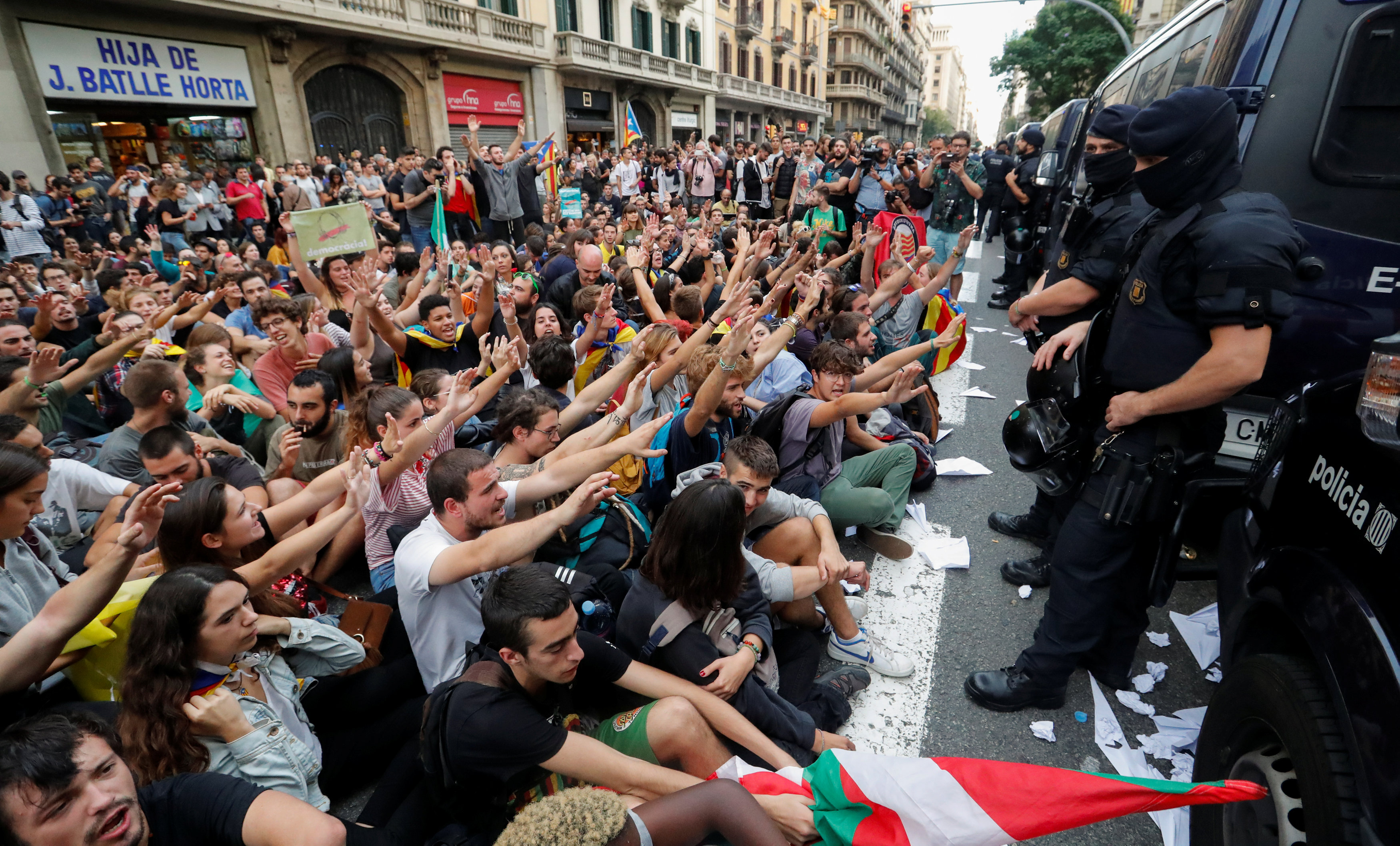 احتجاجات حول استفتاء كتالونيا
