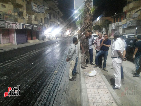  المحافظ يتابع أعمال رصف أهم شوارع الأقصر