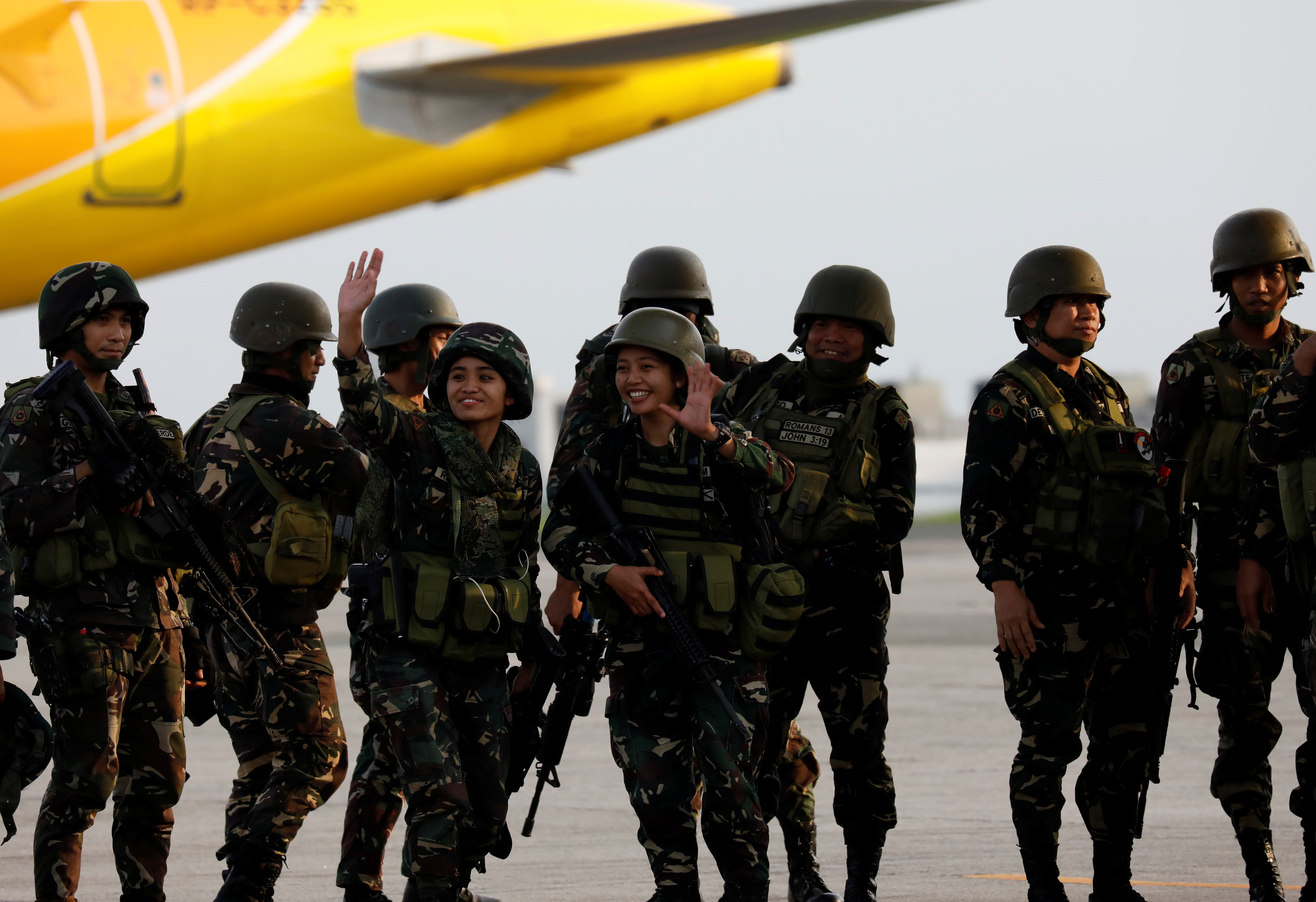 عودة الجنود الفلبينيين إلى العاصمة مانيلا