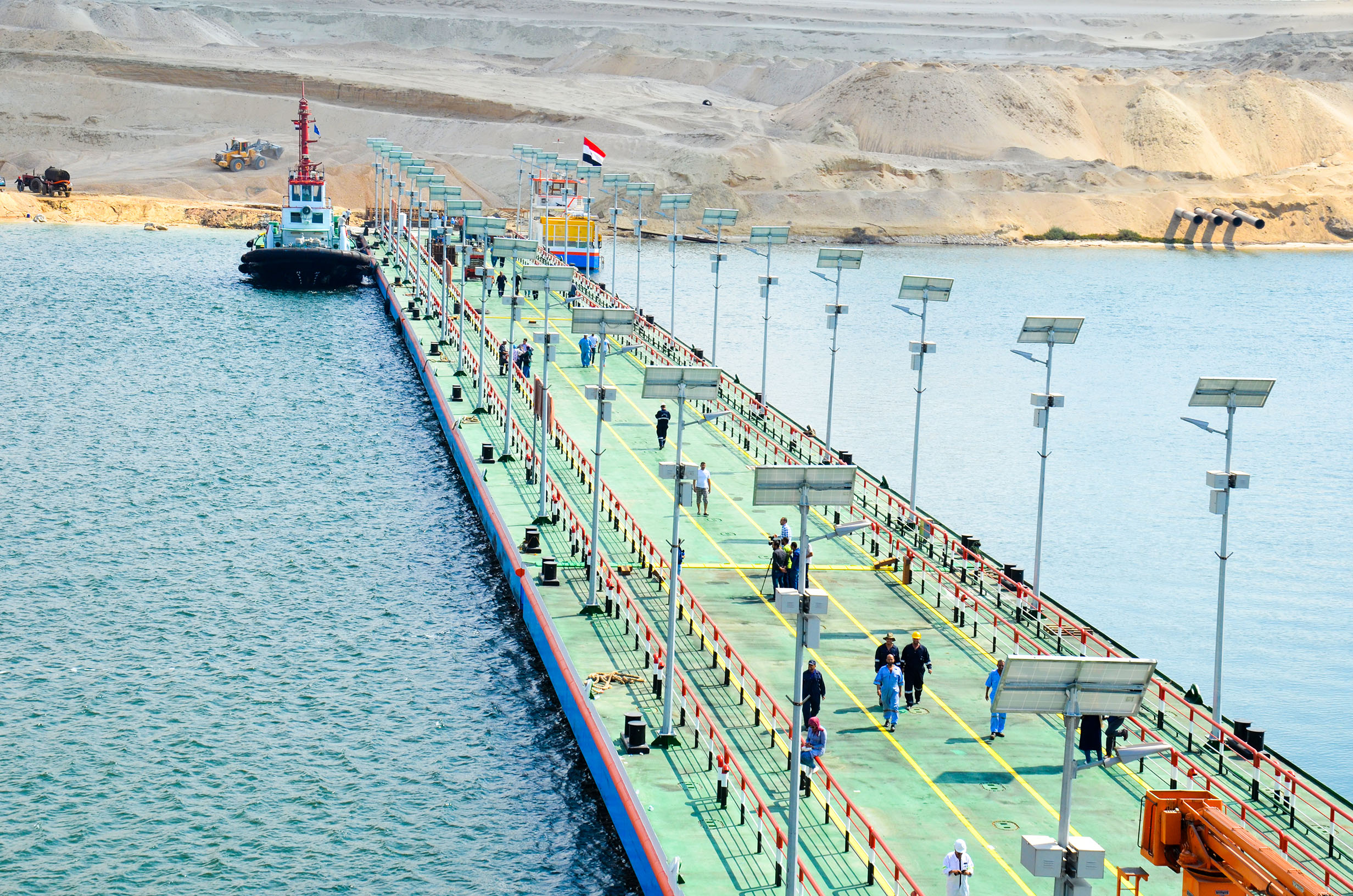 أثناء تركيب الكوبرى والإختبارات