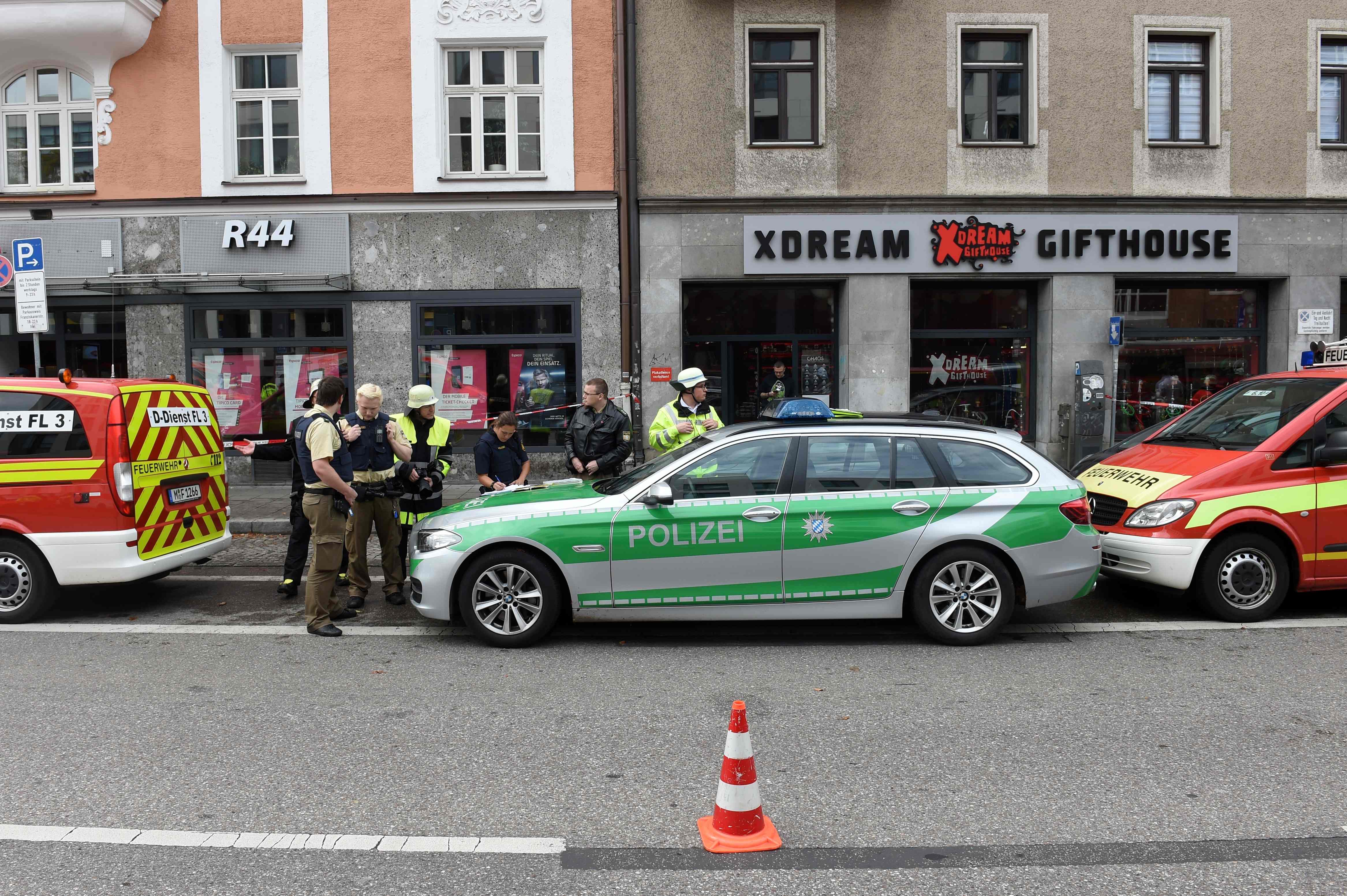 الشرطة الألمانية فى موقع حادث طعن بميونخ
