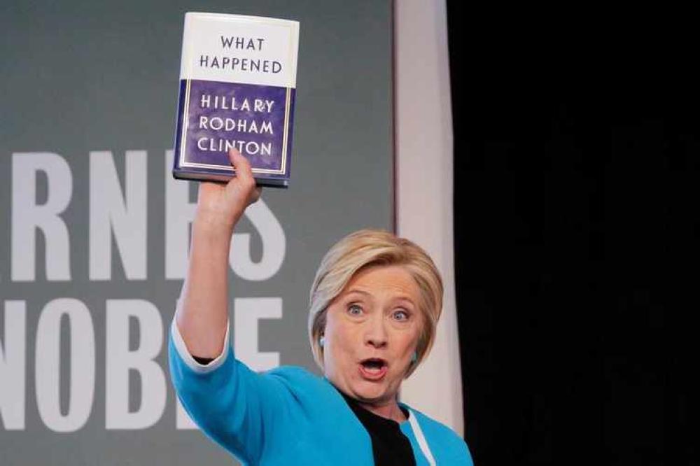 هيلارى كلينتون وكتاب ماذا حدث
