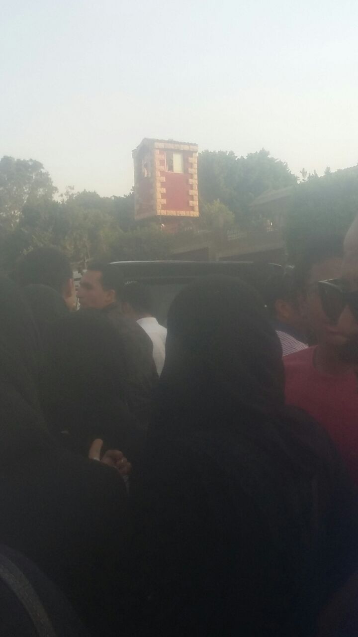 يوم حزين أمام مستشفى الشرطة بمدينة نصر