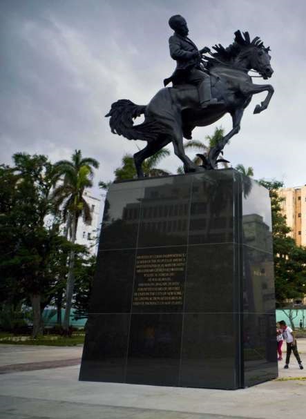 تمثال بطل الاستقلال خوسيه مارتى