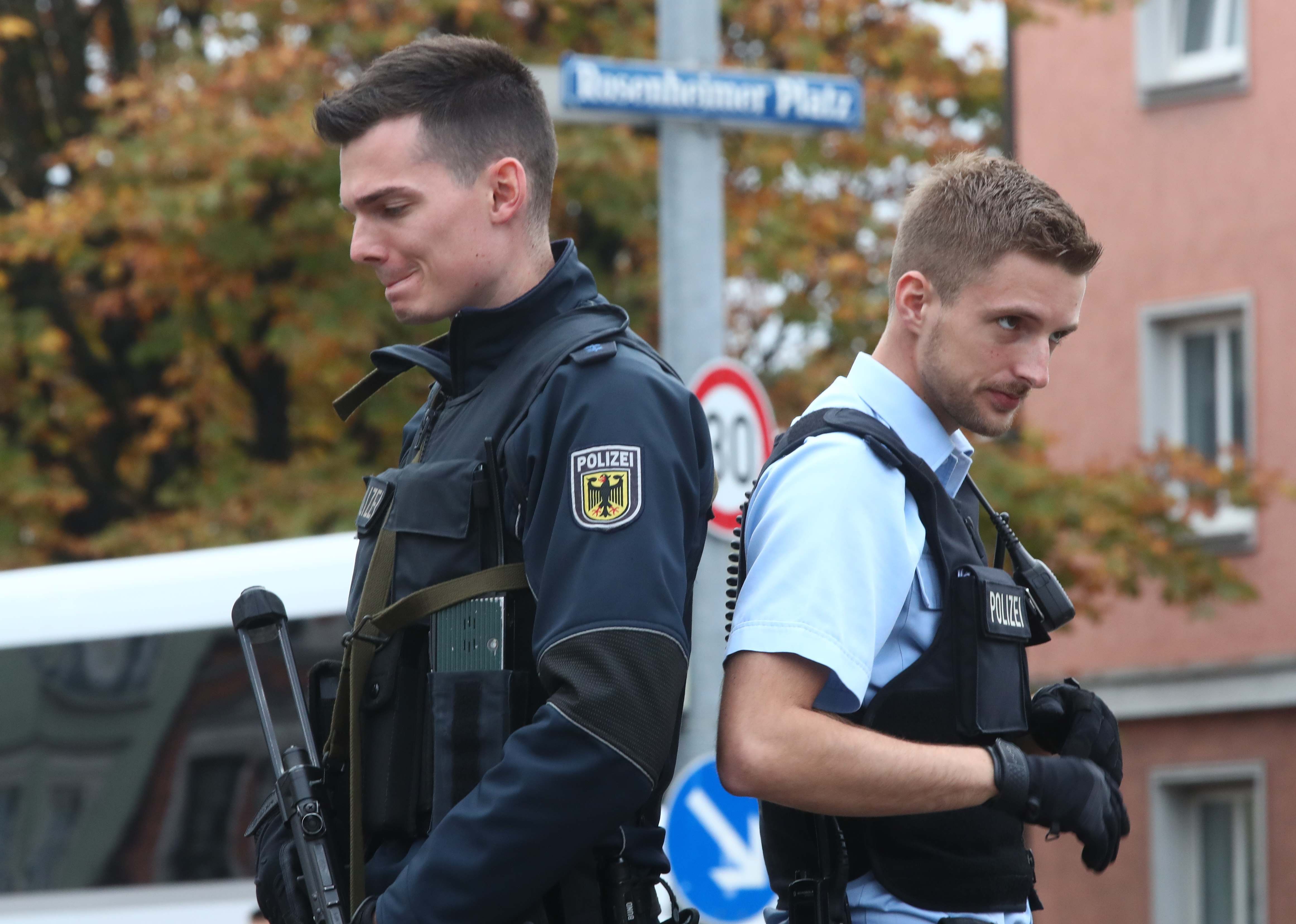 الشرطة الألمانية تؤمن موقع حادث الطعن بميونخ