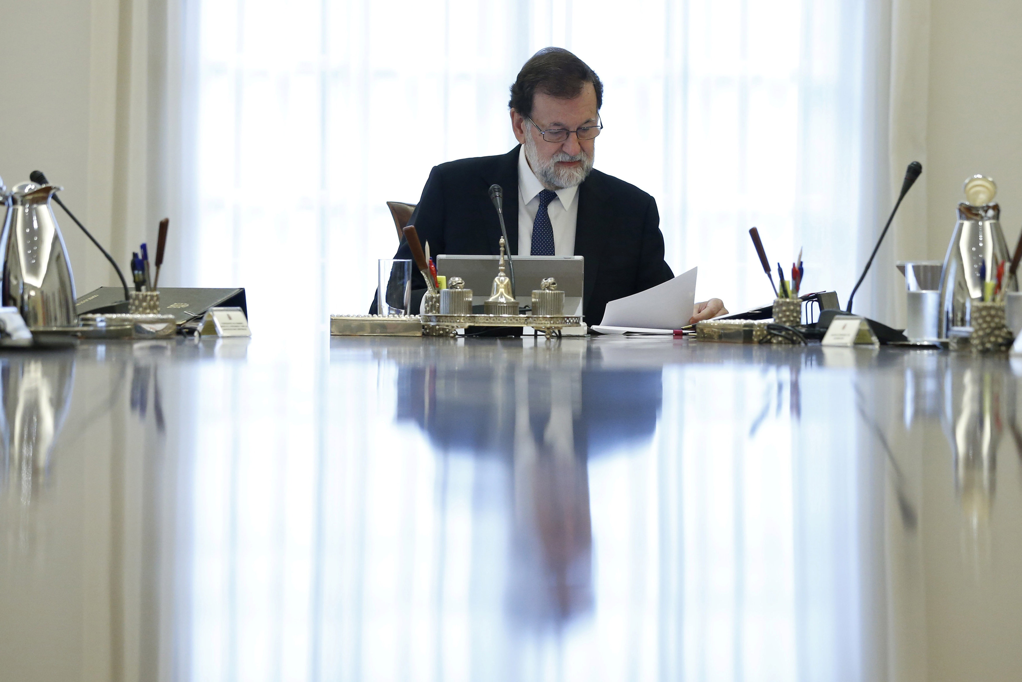 رئيس الوزراء الإسبانى يقرأ توصيات الحكومة لحل أزمة كتالونيا