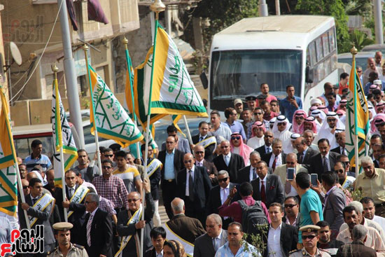  الوفود العربية خلال مسيرة للإحتفال بمولد الدسوقي