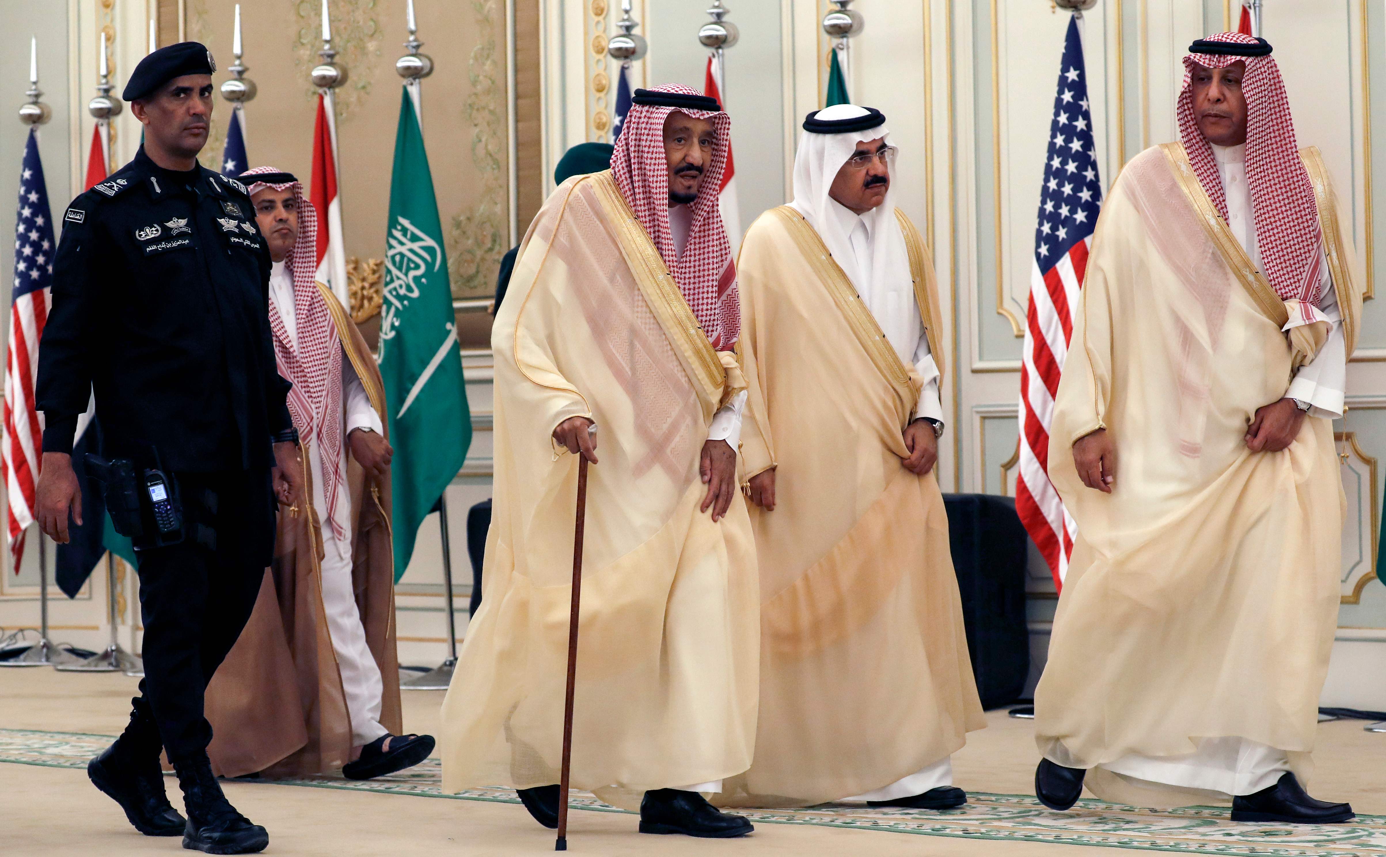الملك سلمان يتوجه لقاعة انعقاد اللقاء السعودى العراقى