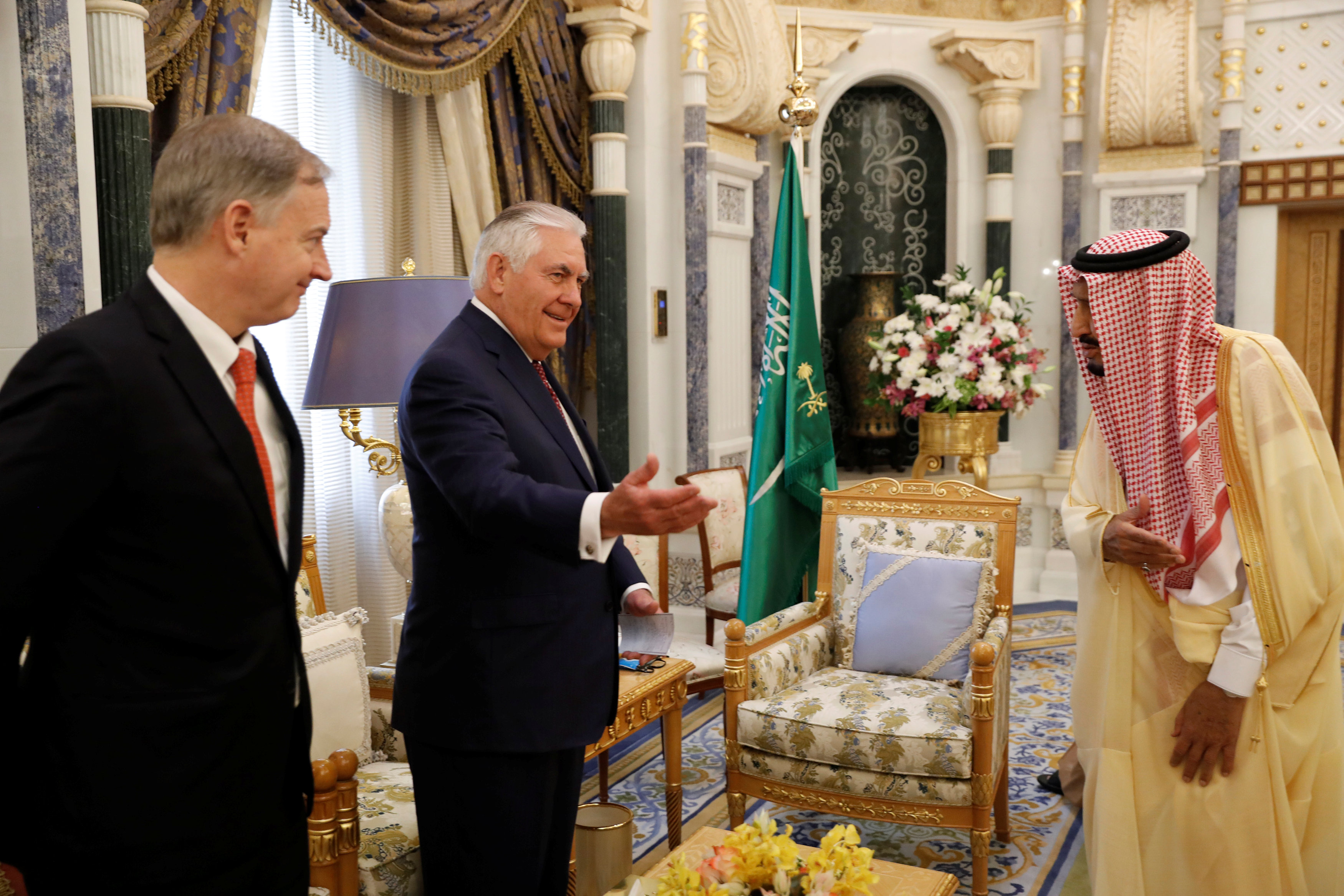 الملك سلمان يستقبل وزير الخارجية الأمريكى ريكس تيلرسون