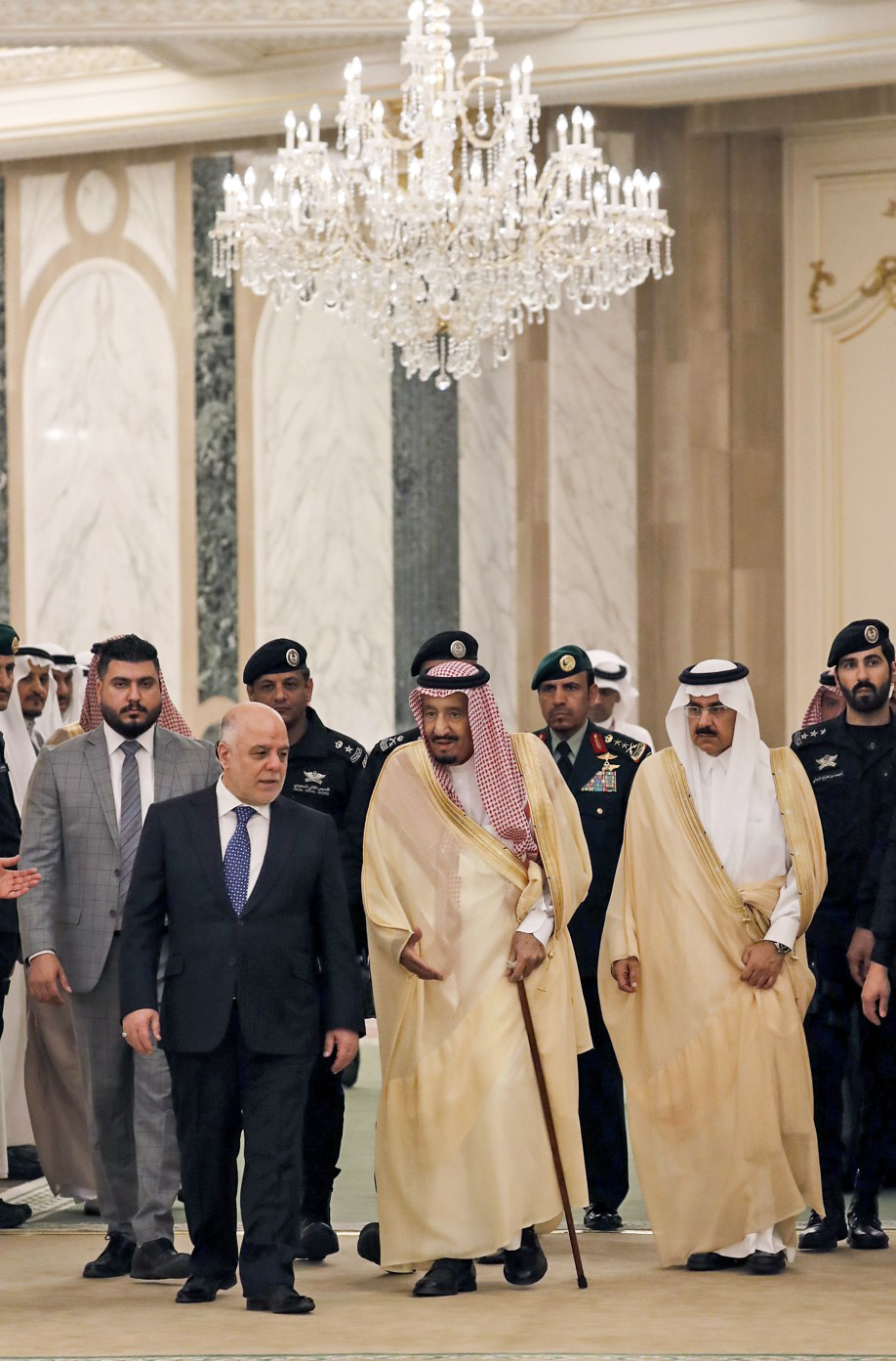 الملك سلمان يستقبل رئيس الوزراء العراقى