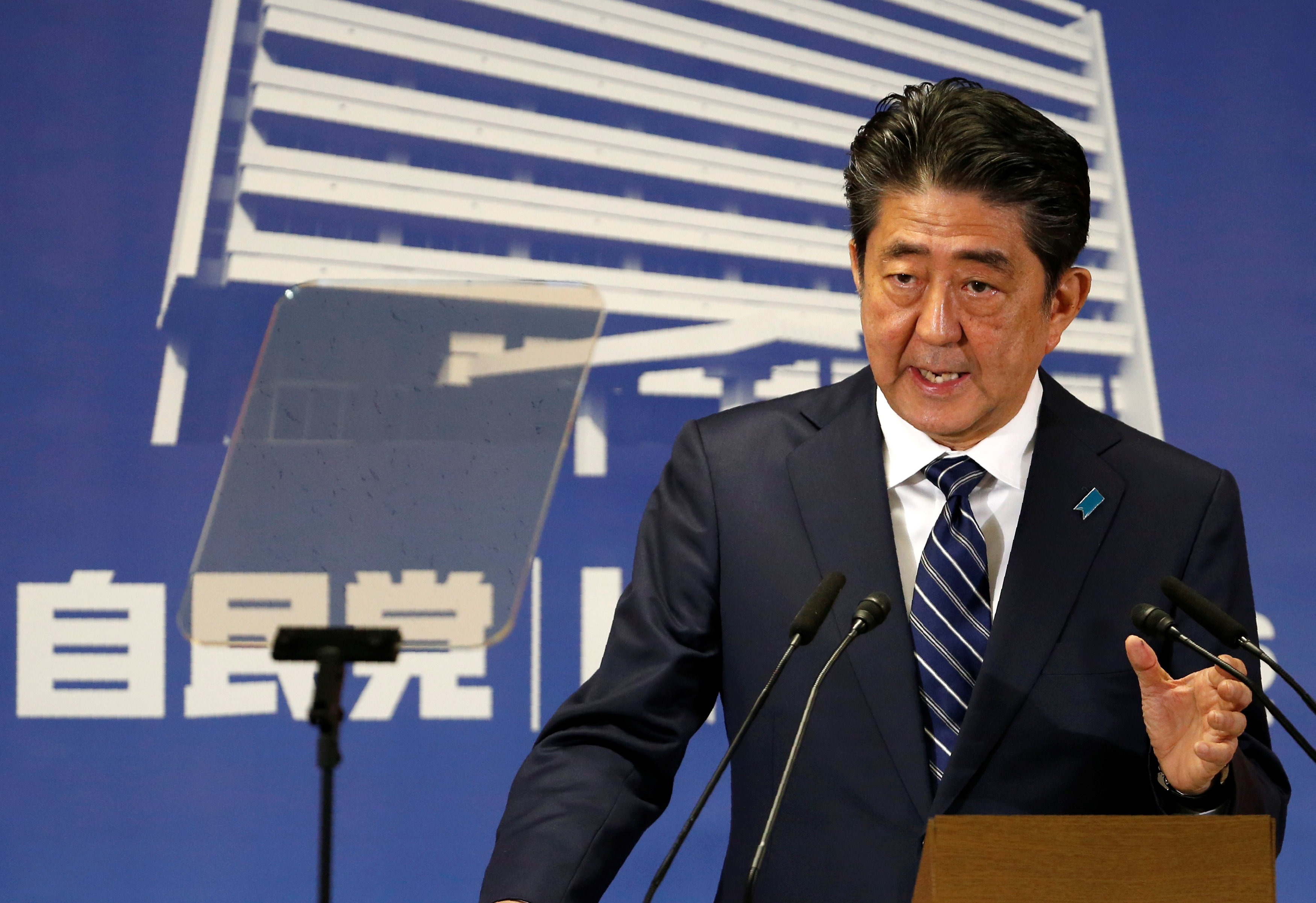 ئيس وزراء اليابان يعلن فوز تحالف الحزب الحاكم فى انتخابات البرلمان