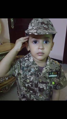 طفل بزى عسكرى يشارك بالحملة