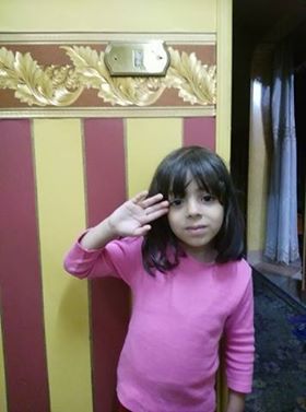 طفلة تشارك بحملة تعظيم سلام