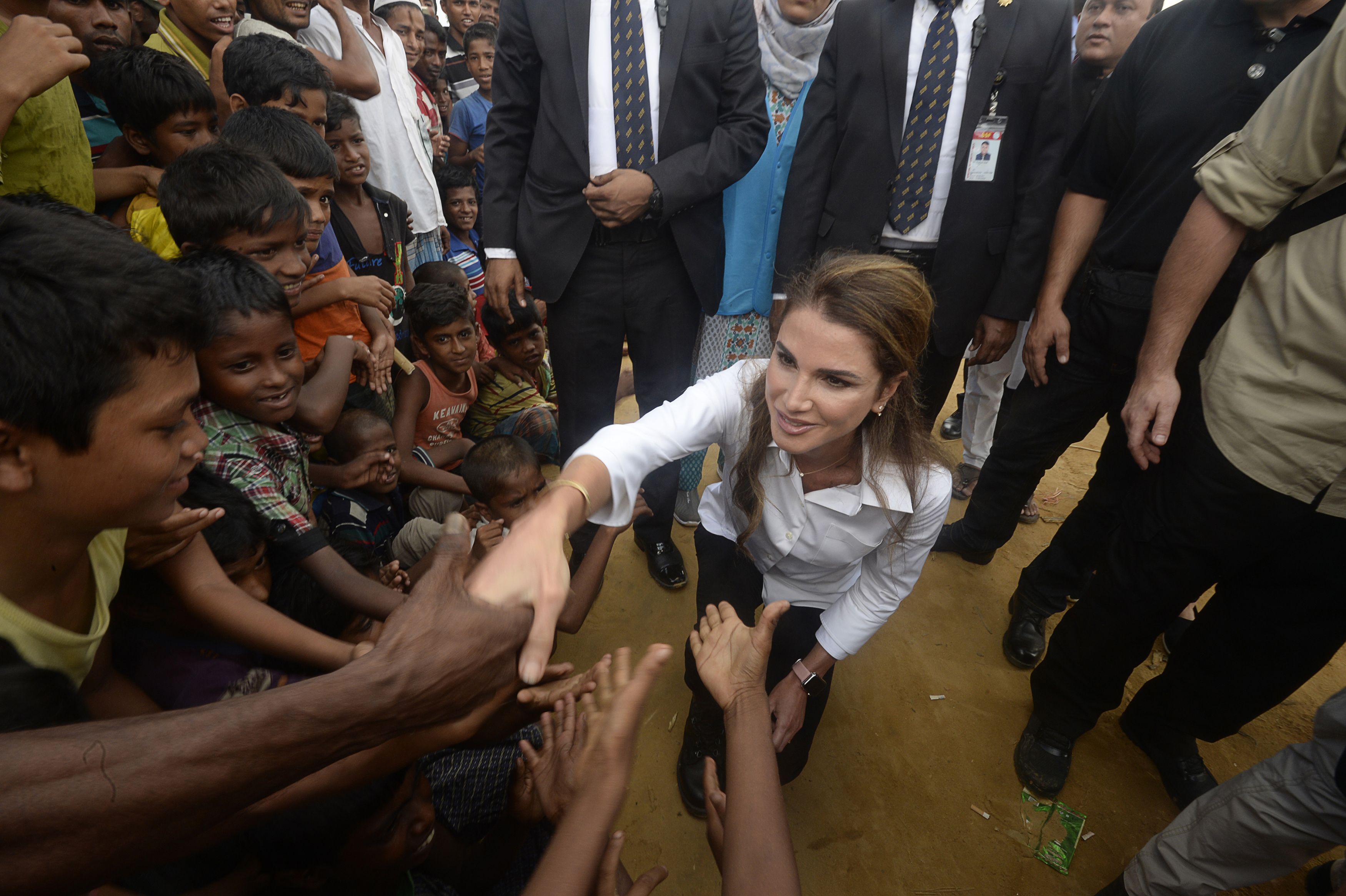 جانب من زيارة الملكة رانيا لمسلمى الروهينجا فى بنجلاديش
