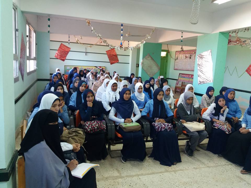 3- الطالبات الحضور بالندوة 3- الطالبات الحضور بالندوة