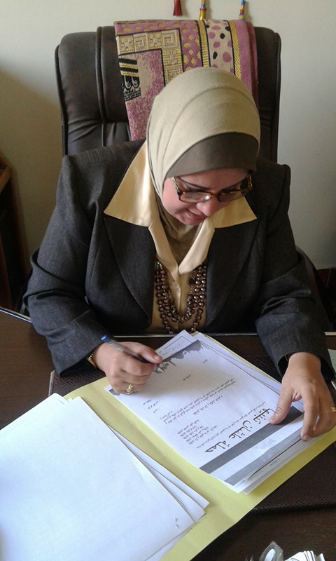  وكيل مديرية التعليم بكفر الشيخ توقع على الاستمارة
