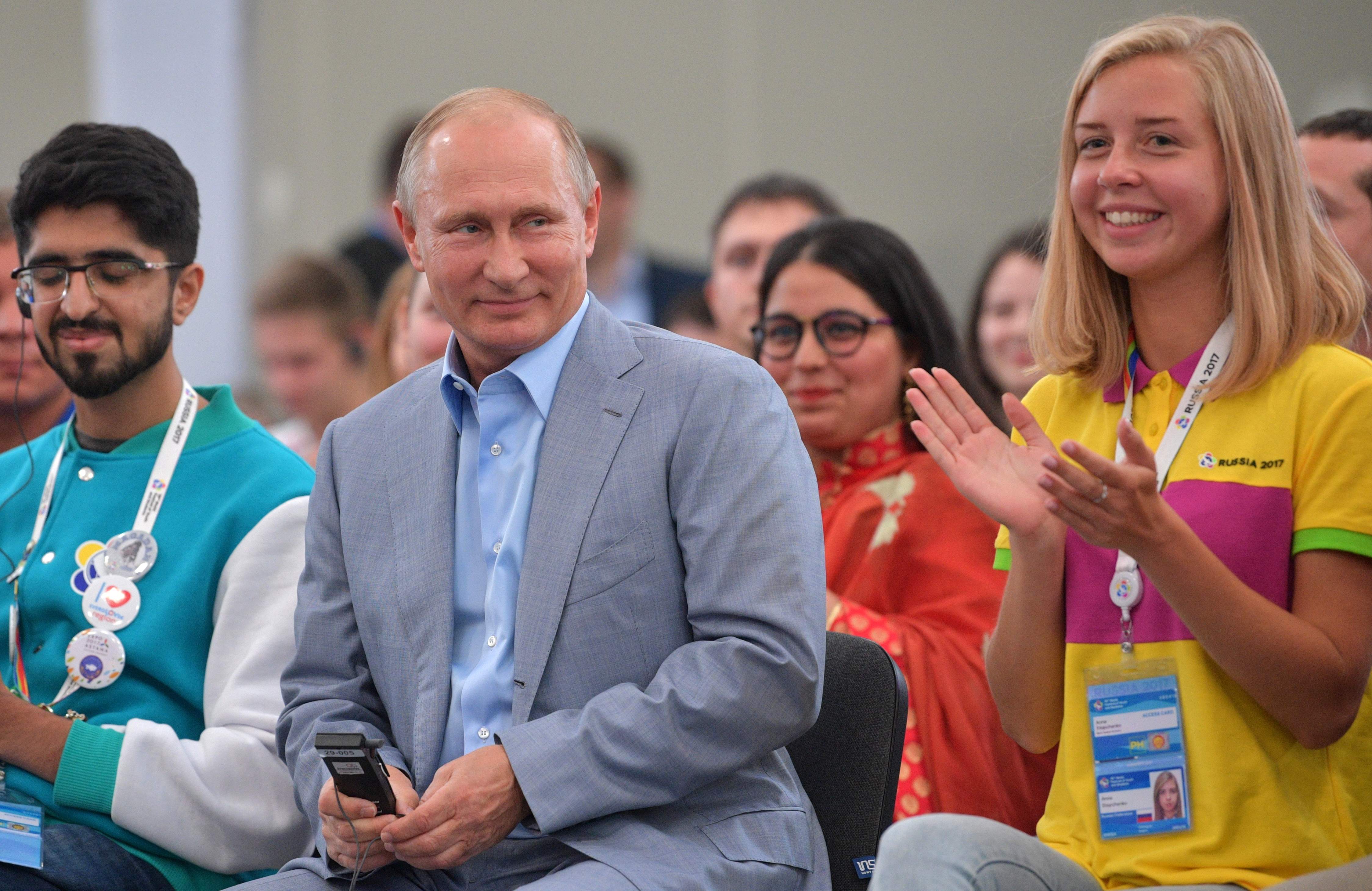 الرئيس الروسى فلاديمير بوتين يحضر فعاليات مهرجان الشباب والطلبة العالمى