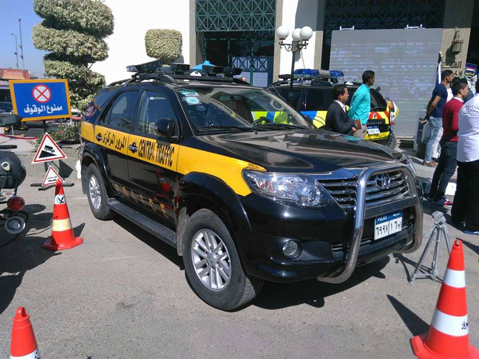 سيارة بتقنيات حديثة