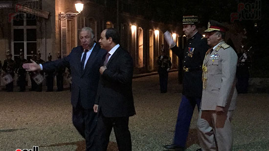 الرئيس السيسى يبحث مع رئيس مجلس الشيوخ الفرنسى العلاقات الثنائية (15)