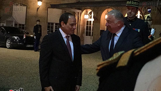 الرئيس السيسى يبحث مع رئيس مجلس الشيوخ الفرنسى العلاقات الثنائية (8)