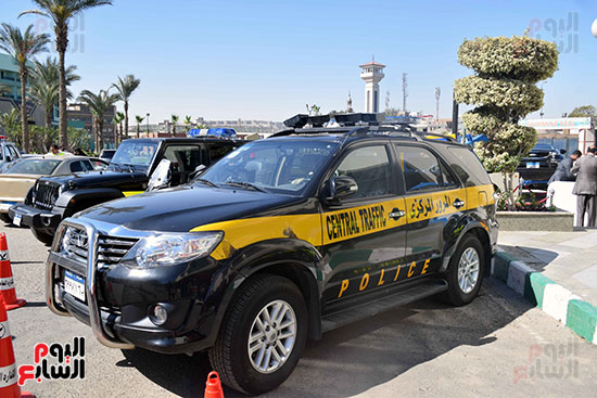 سيارة مزودة بكاميرات لرصد المخالفات